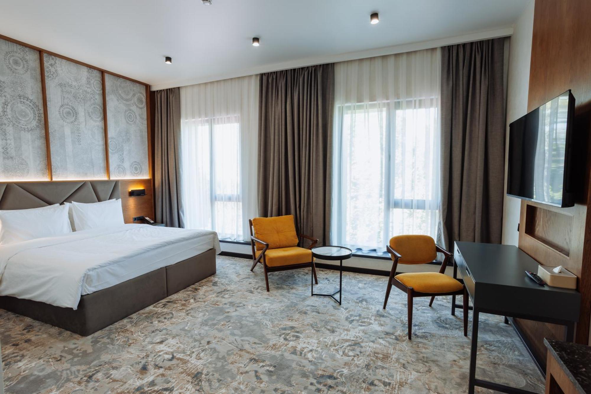 Aurum Garden Hotel Șîmkent Exterior foto
