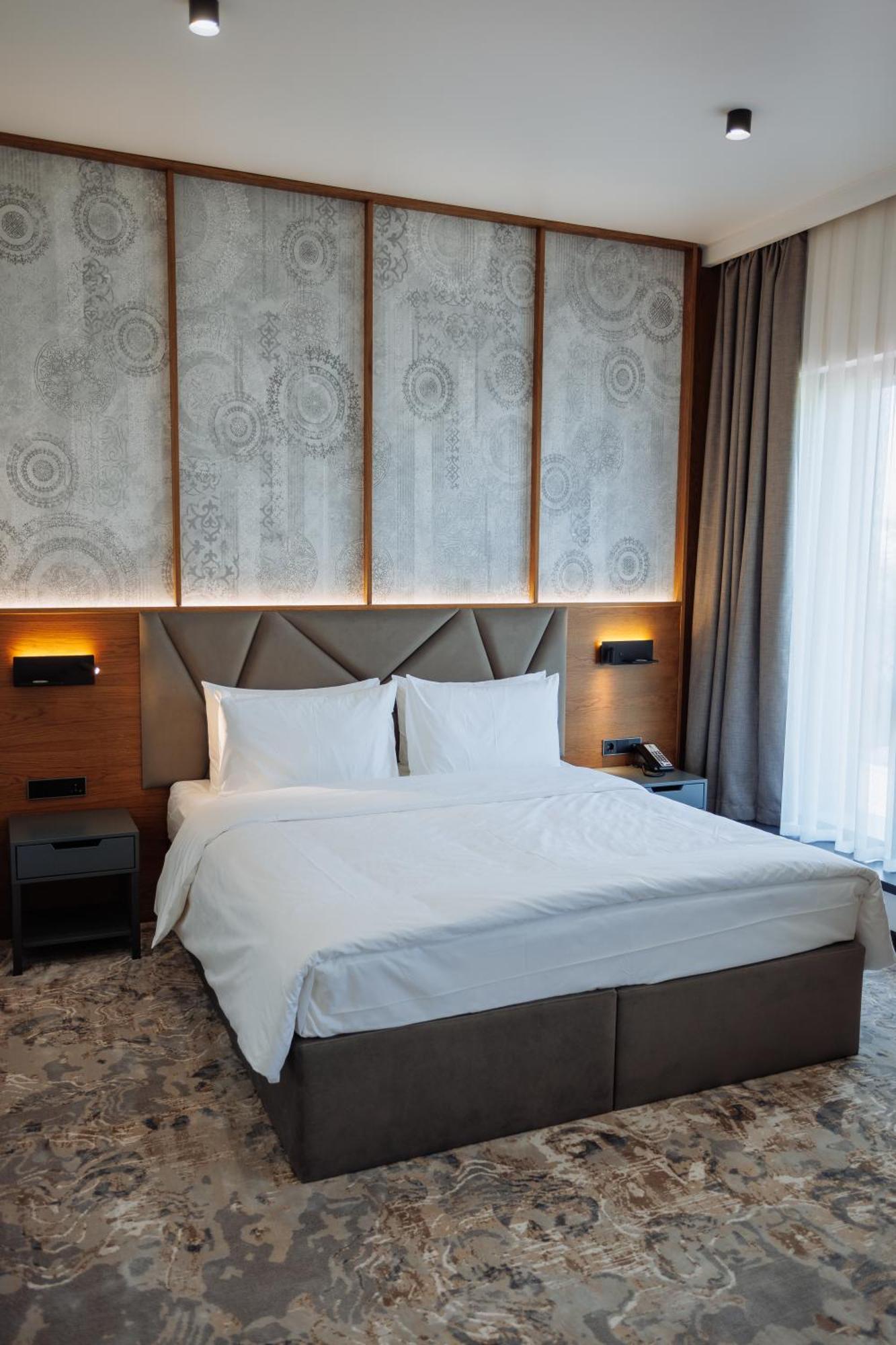 Aurum Garden Hotel Șîmkent Exterior foto